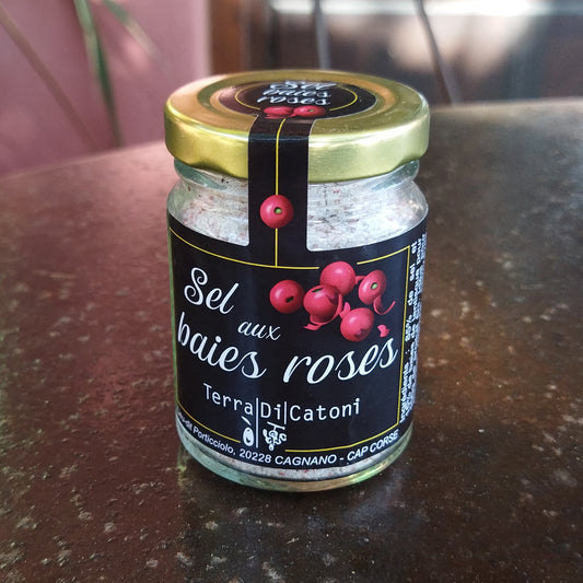 Salz mit rosa Beeren